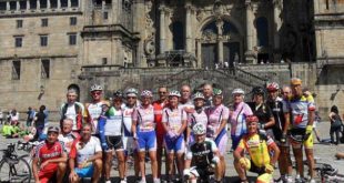 18-ciclisti-pesaresi-a-santiago-de-compostela-jpg