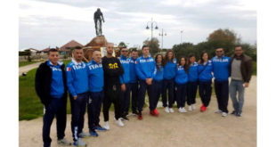 la-nazionale-italiana-di-karate-in-visita-al-monumento-di-pantani-2-jpg