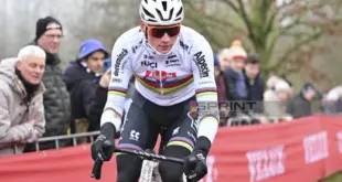 Mathieu van der Poel indomabile: “Ho rotto la sella e ho sentito freddo, difficile fare la differenza”